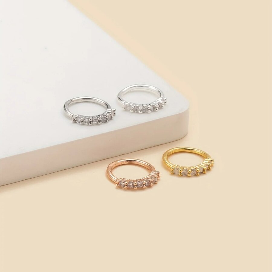 Näspiercing Stilfull med Glittrande Zircon – bild 3 av 4