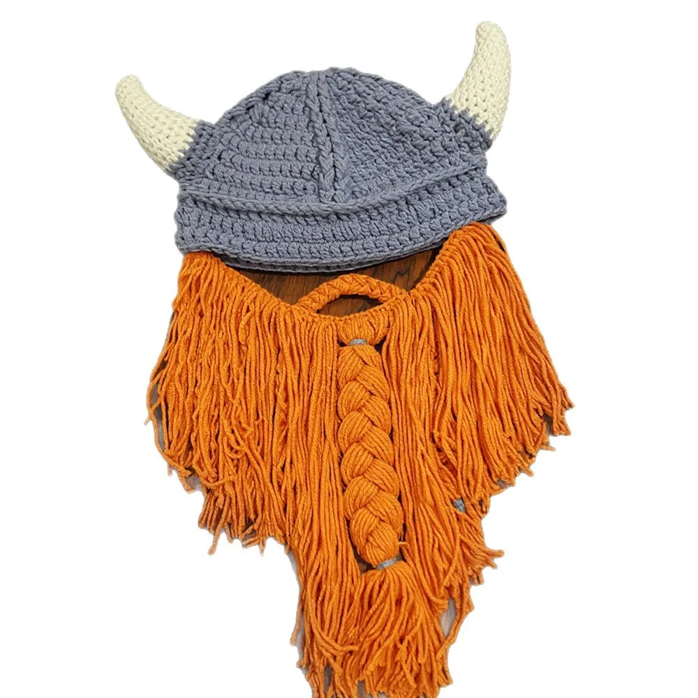 Vikinghatt med Skägg – Stickad Mössa för Vinter
